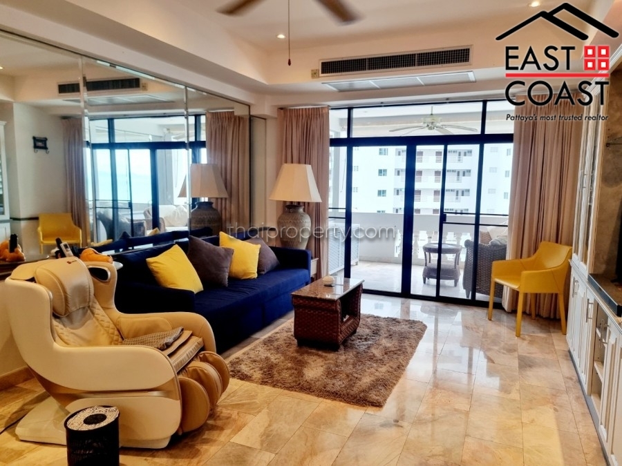 Jomtien Complex Condo in Jomtien