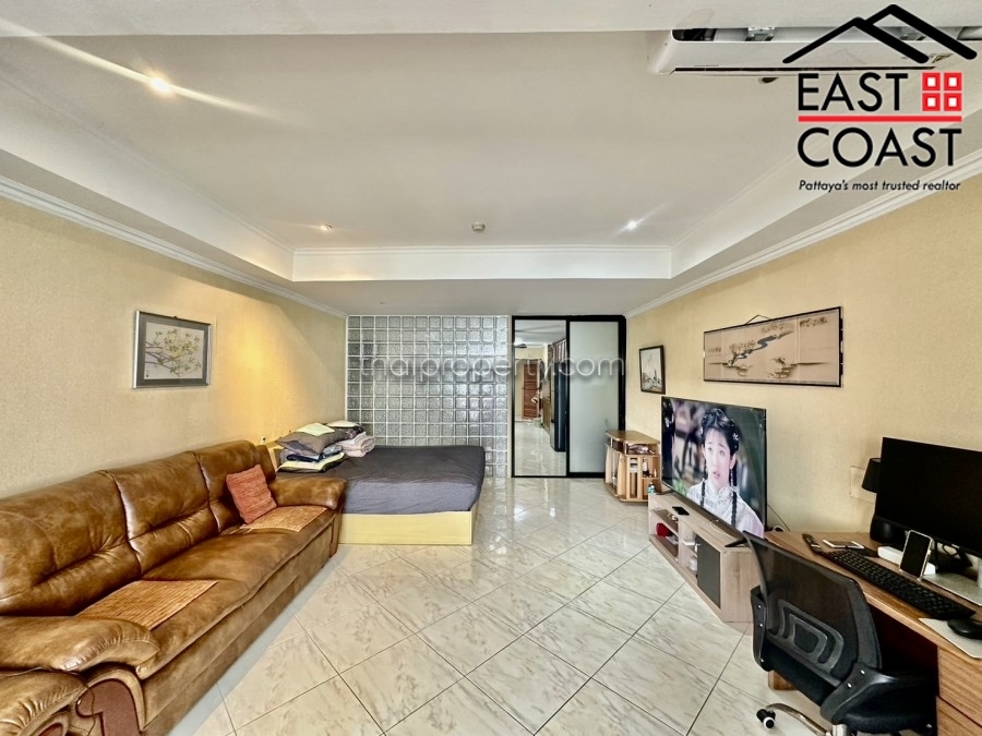 Jomtien Complex Condo in Jomtien